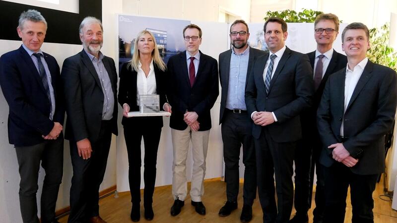 Photo (from left): Peter Südbeck, Jaap Verhulst, Dorte Mandrup, Rüdiger Strempel, Hans Christian Karsten, Minister Olaf Lies, Hubertus Hebbelmann, Thomas Borchers. CWSS/ Bostelmann